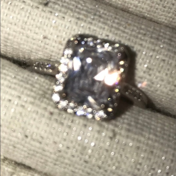 Ring - Picture 2 of 4